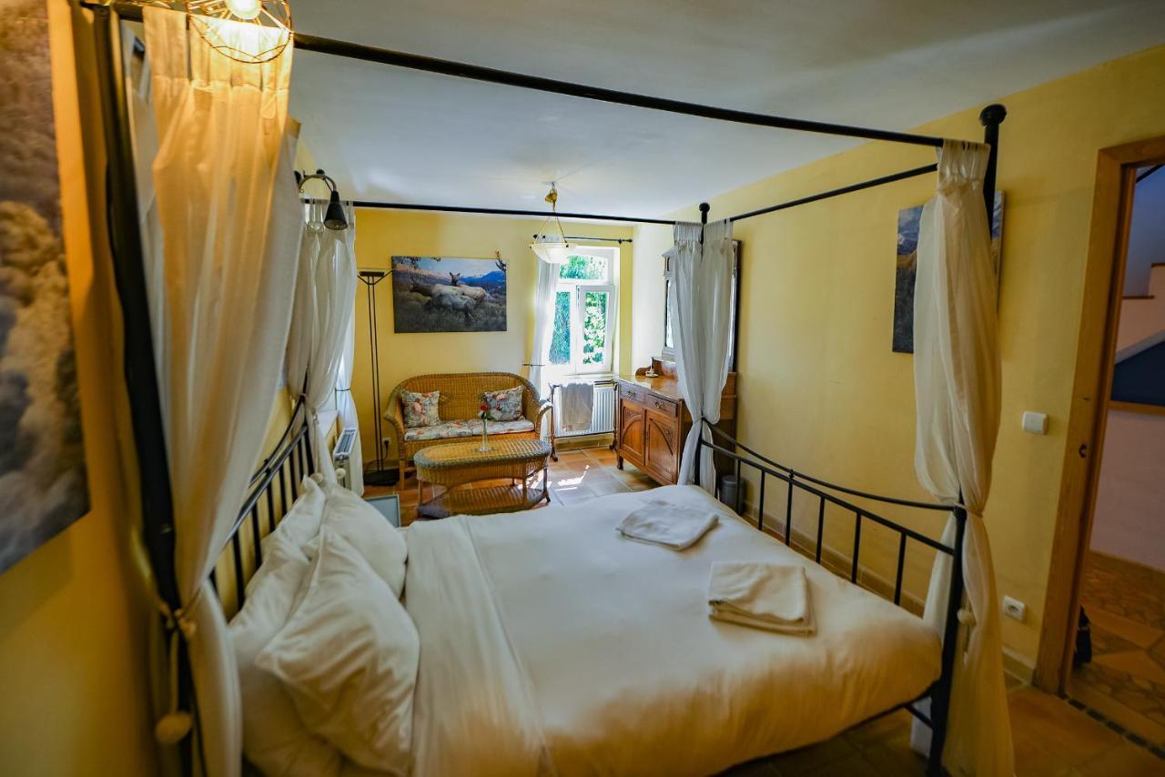 Holiday Home Les Plachettes Flobecq Bagian luar foto