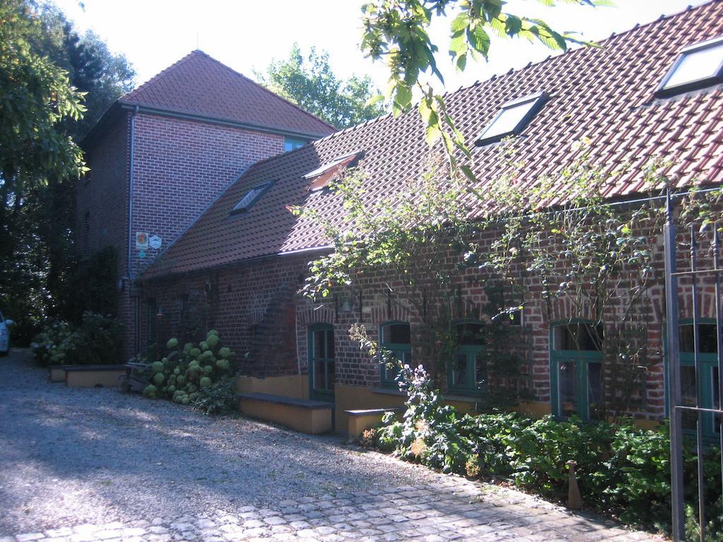 Holiday Home Les Plachettes Flobecq Ruang foto